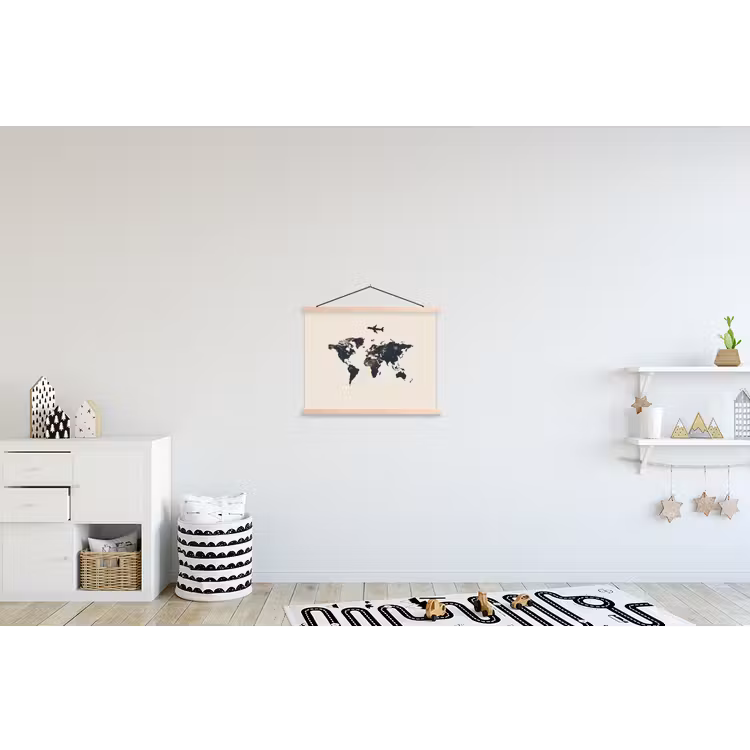 Wereldkaart - Minimalistisch - Grijs - Vliegtuig textielposter latten blank klein -kinderkamer