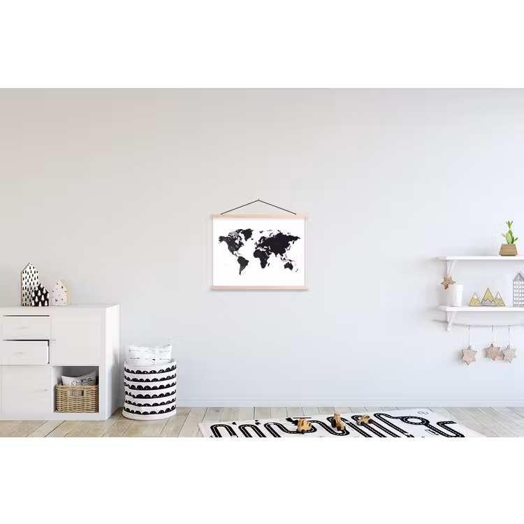 Wereldkaart - Zwart - Wit - Strak textielposter latten blank klein -kinderkamer
