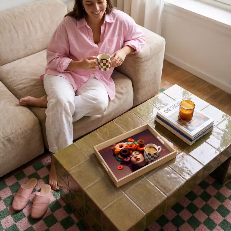 Vrouw - Donuts - Kleurrijk Dienblad Rechthoek middel -sfeer3