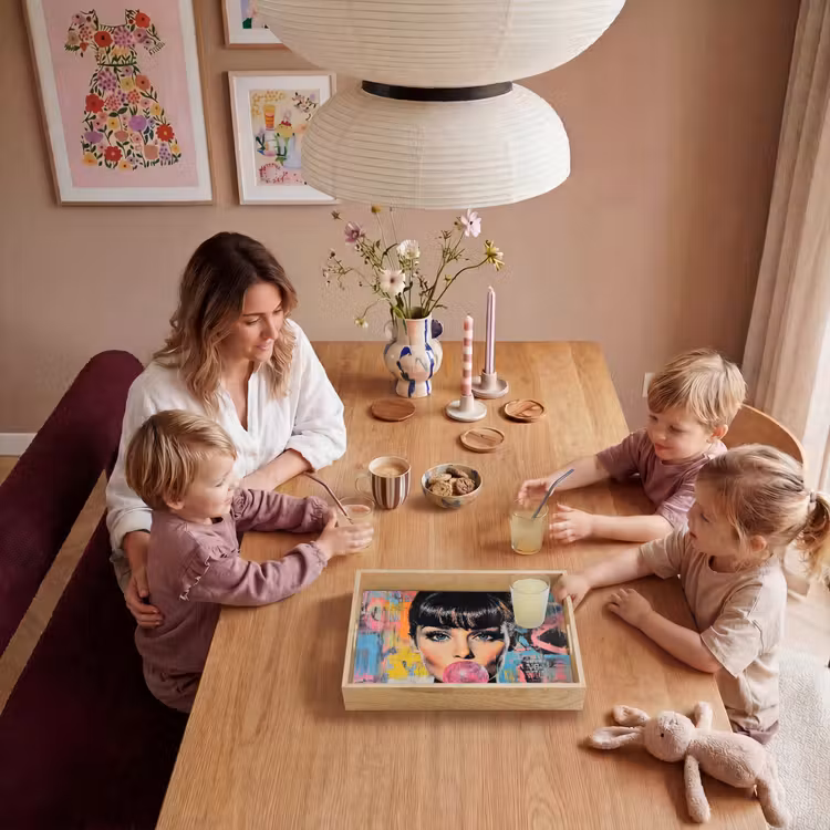 Kauwgom - Vrouw - Penseelstreken - Modern Dienblad Rechthoek middel -sfeer4