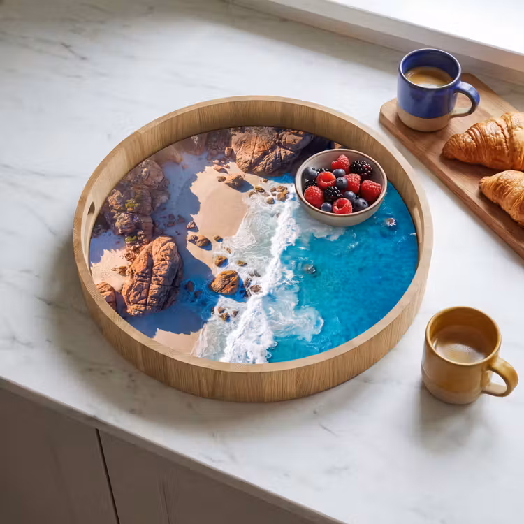 Strand - Zee - Rotsen - Natuur - Blauw Dienblad Rond middel -sfeer2