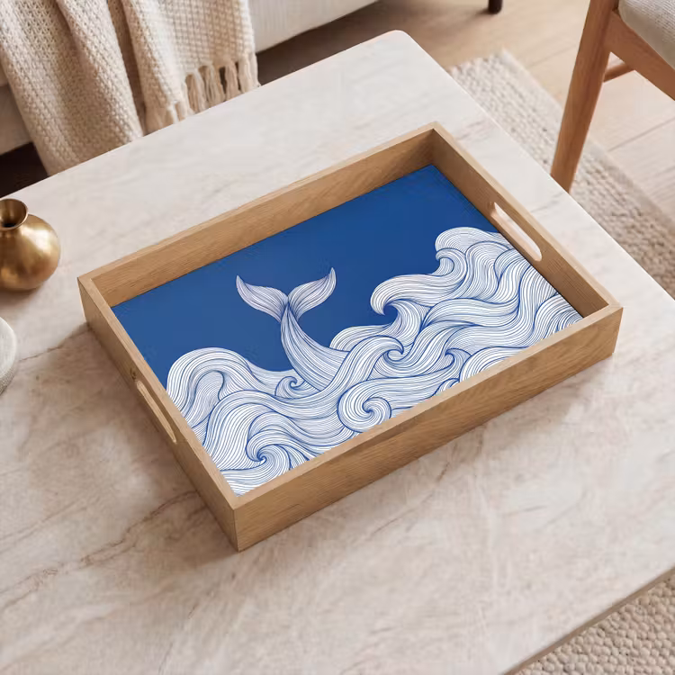 Walvis - Staart - Golven - Lijntekening - Blauw Dienblad Rechthoek middel -sfeer1