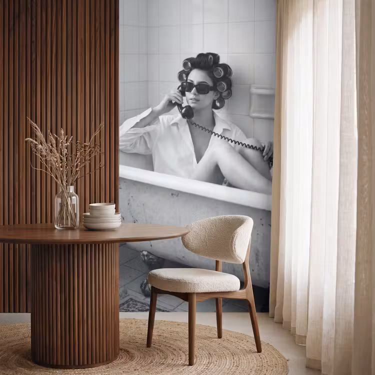 Bad - Vrouw - Zwart - Wit Behang Vlies klein -sfeer1