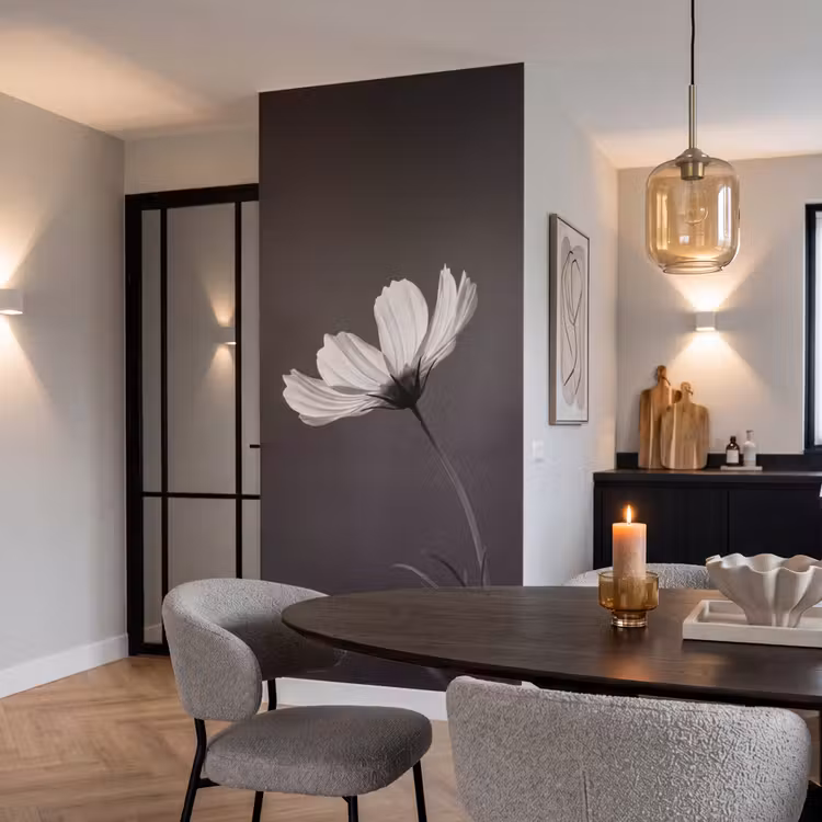 Bloem - Minimalistisch - Zwart - Wit Behang Vlies klein -sfeer3
