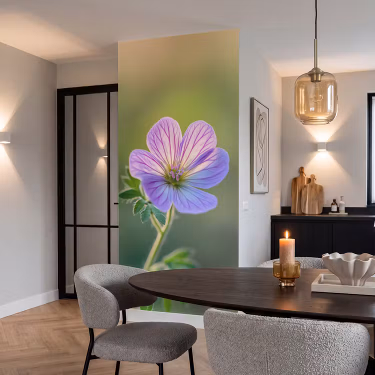 Bloem - Close up - Paars Behang Vlies klein -sfeer3