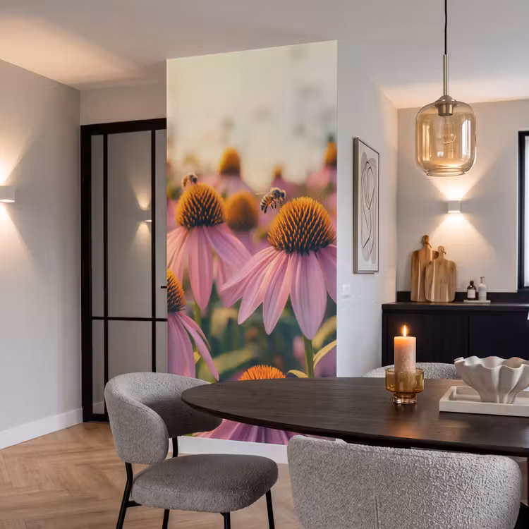 Bloemen - Paars - Bijen Behang Vlies klein -sfeer3