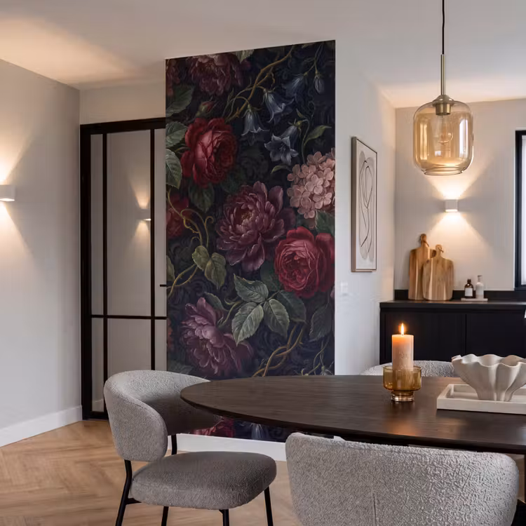 Bloemen - Rood - Klassiek - Donker - Patroon Behang Vlies klein -sfeer3