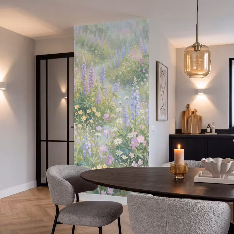 Bloemenveld - Heuvels - Kleurrijk Behang Vlies klein -sfeer3