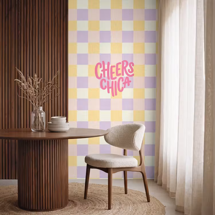 Cheers Chica - Ruitjes - Lila - Geel Behang Vlies klein -sfeer1