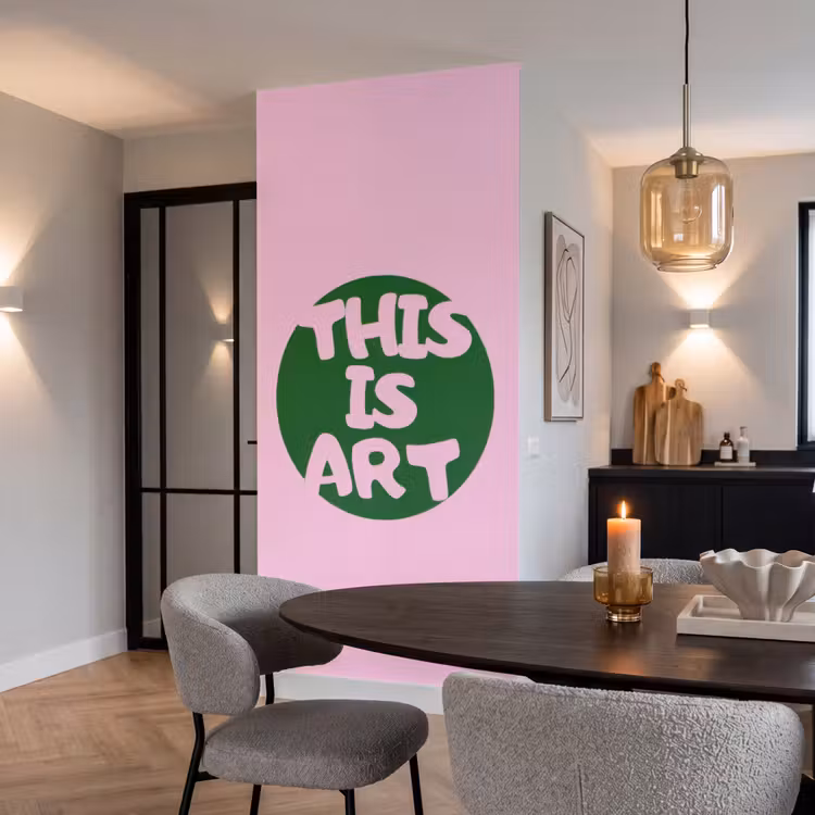 This is art - Tekst - Cirkel - Groen Behang Vlies klein -sfeer3