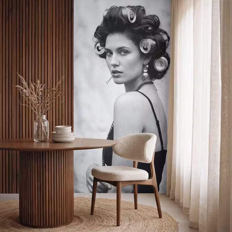 Edgy - Vrouw - Zwart - Wit Behang Vlies klein -sfeer1