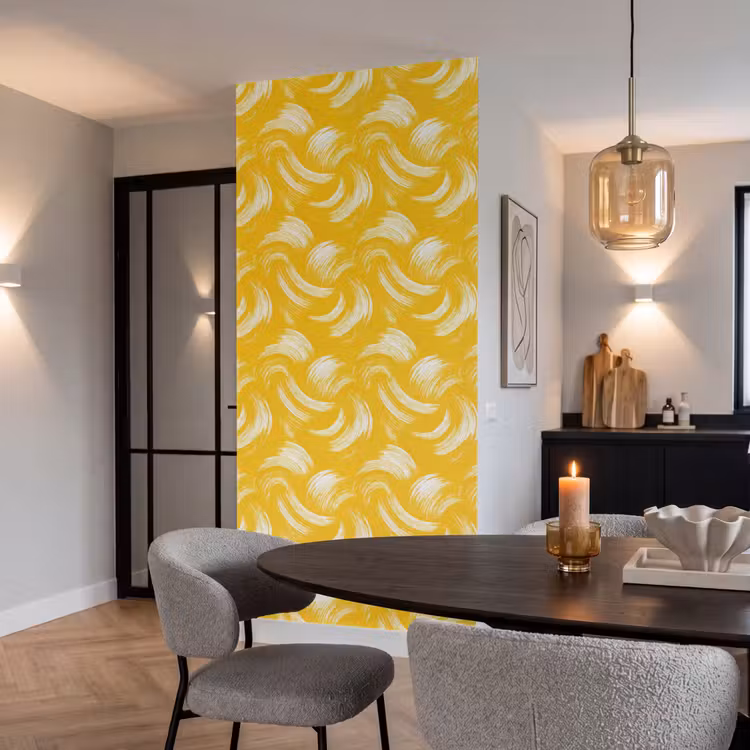 Verfstreken - Abstract - Dynamisch - Geel Behang Vlies klein 1076 -sfeer3