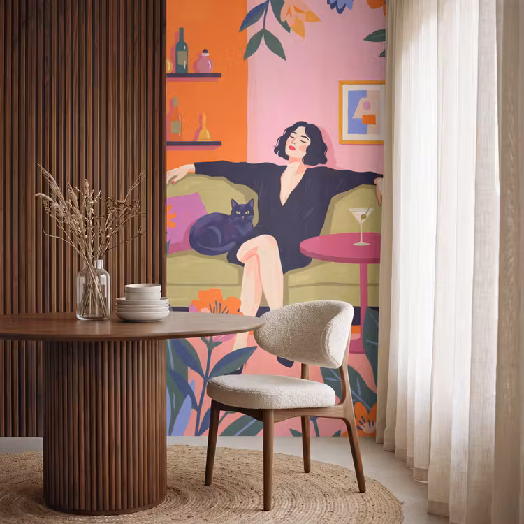 Vrouw - Kat - Interieur - Modern - Kleurrijk Behang Vlies klein -sfeer1