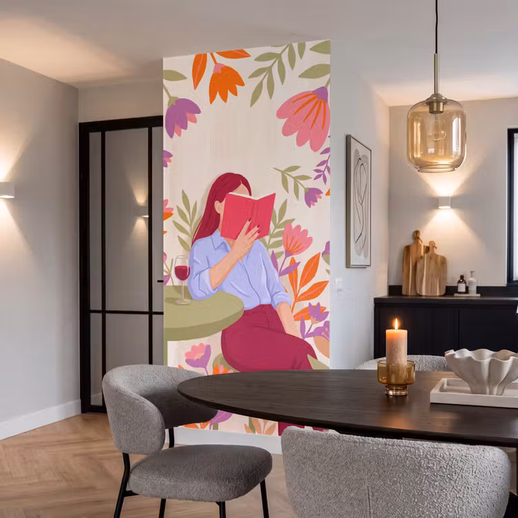Vrouw - Lezen - Thuis - Modern - Bloemen Behang Vlies klein -sfeer3