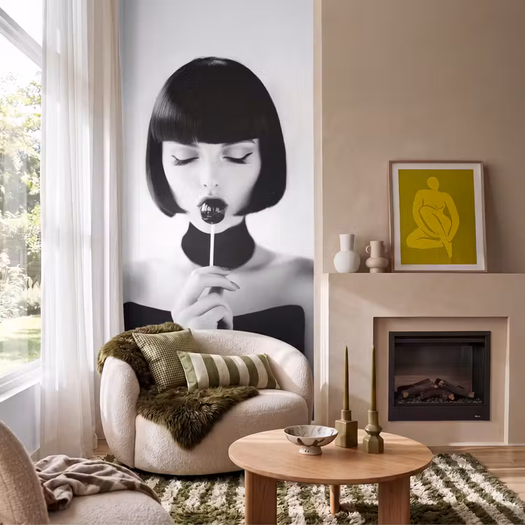 Vrouw - Lolly - Zwart - Wit Behang Vlies klein -sfeer2