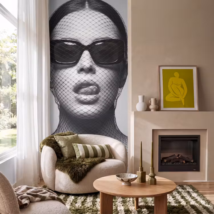 Vrouw - Net - Mysterieus - Zwart - Wit Behang Vlies klein -sfeer2