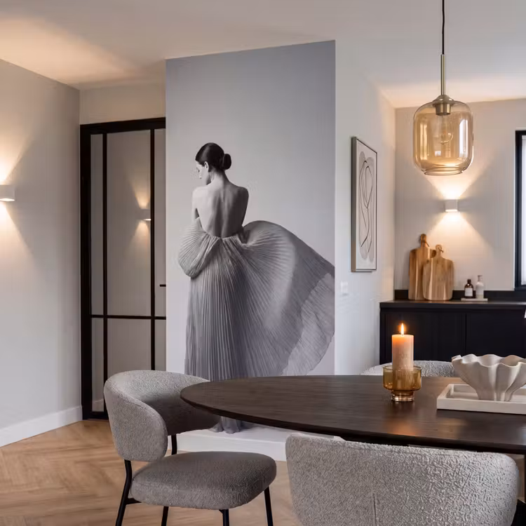 Vrouw - Rug - Textuur - Zwart - Wit - Elegant Behang Vlies klein -sfeer3