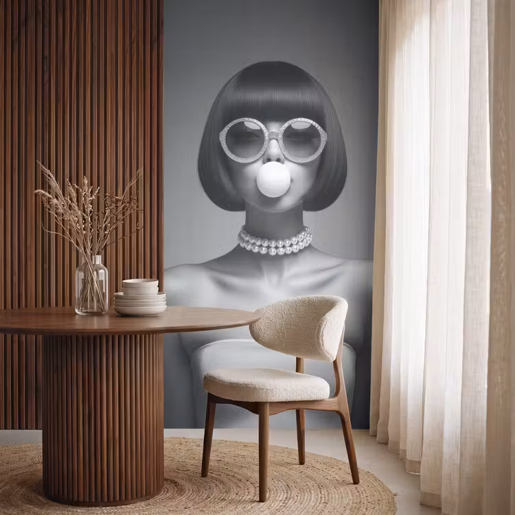 Vrouw - Zwart Wit - Ketting - Zonnebril Behang Vlies klein -sfeer1