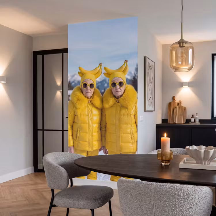 Vrouwen - Bananen - Geel Behang Vlies klein -sfeer3