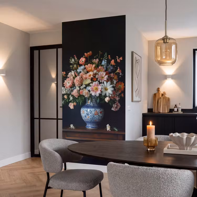 Hout - Vaas - Kleuren - Bloemen Behang Vlies klein -sfeer3