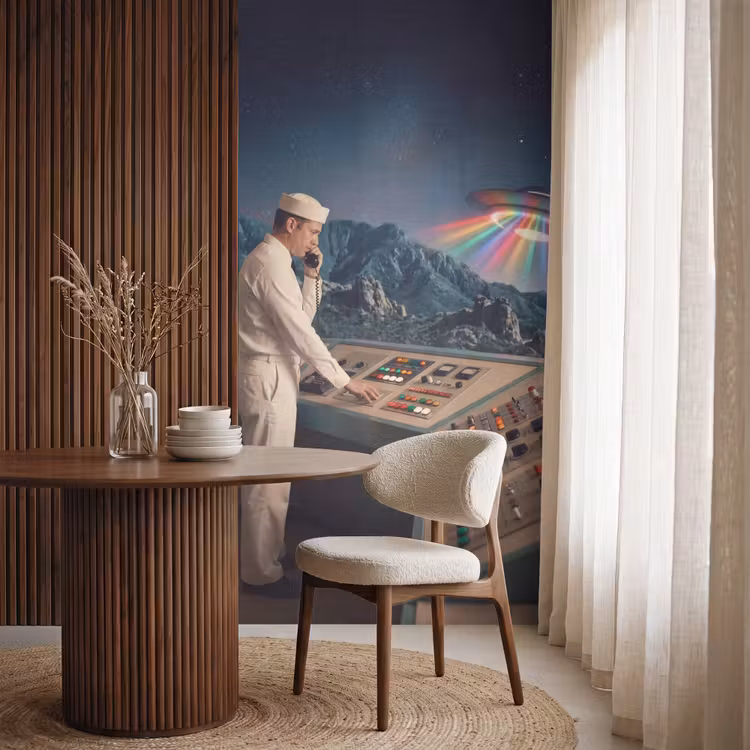 Tapete - Mann – Kontrollraum – Strand - Man - Controlekamer - Strand Behang Vlies klein