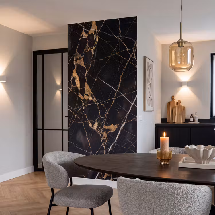 Marmer - Goud - Abstract - Zwart Behang Vlies klein -sfeer3