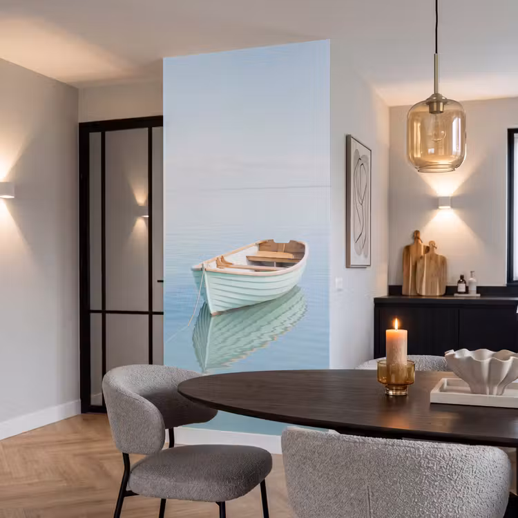 Minimalistisch - Boot - Zee Behang Vlies klein -sfeer3
