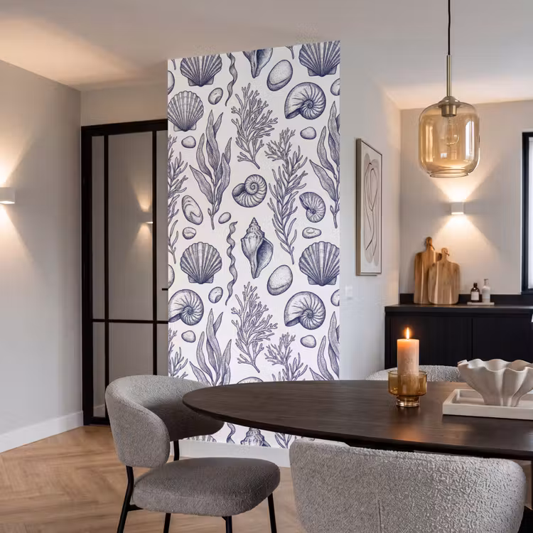 Schelpen - Zeewier - Oceaan - Illustratie - Blauw Behang Vlies klein -sfeer3
