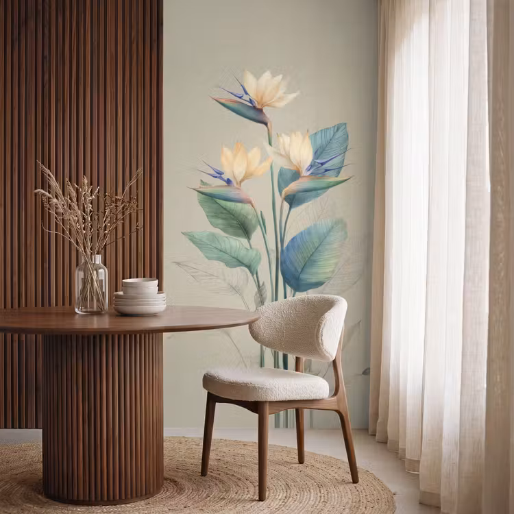 Paradijsvogelbloemen - Blauwgroene bladeren - Beige Behang Vlies klein -sfeer1