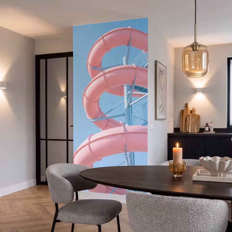 Glijbaan - Waterpark - Spiraal - Modern - Roze Behang Vlies klein -sfeer3