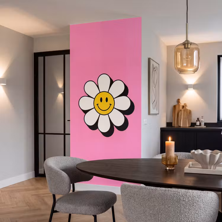 Smiley - Bloem - Roze Behang Vlies klein -sfeer3