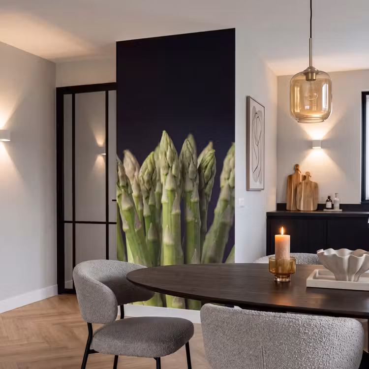 Asperges - Groen - Zwart Behang Vlies klein -sfeer3