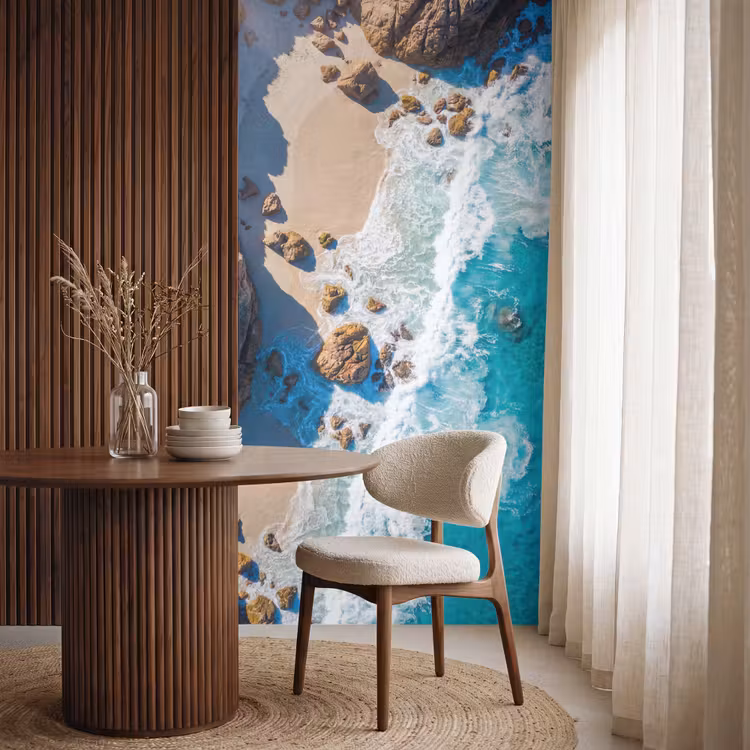 Strand - Zee - Rotsen - Natuur - Blauw Behang Vlies klein -sfeer1