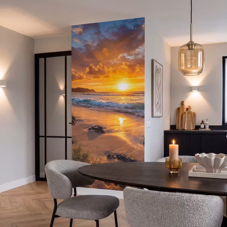 Strand - Zonsondergang - Golven - Natuur - Oranje Behang Vlies klein -sfeer3