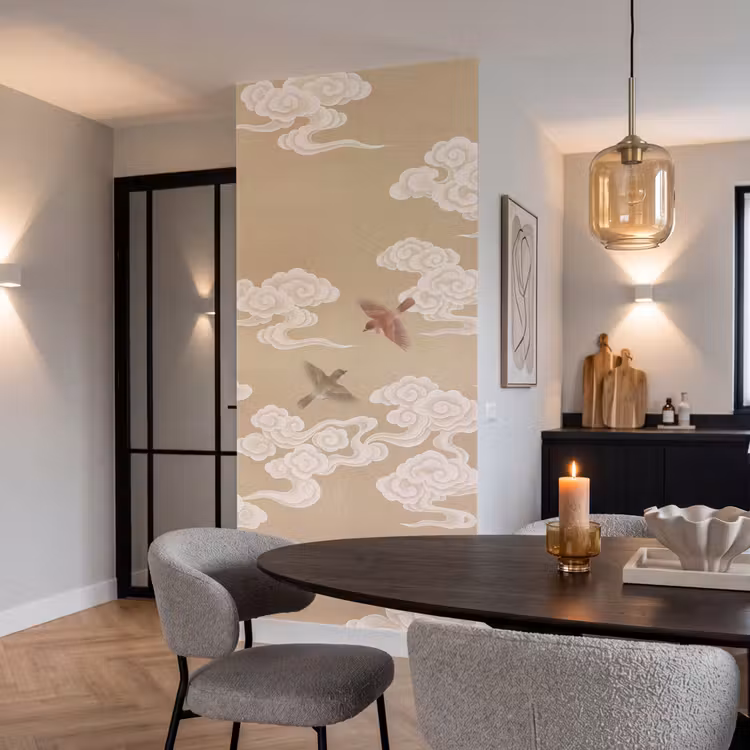 Vogels - Vliegen - Beige Behang Vlies klein -sfeer3