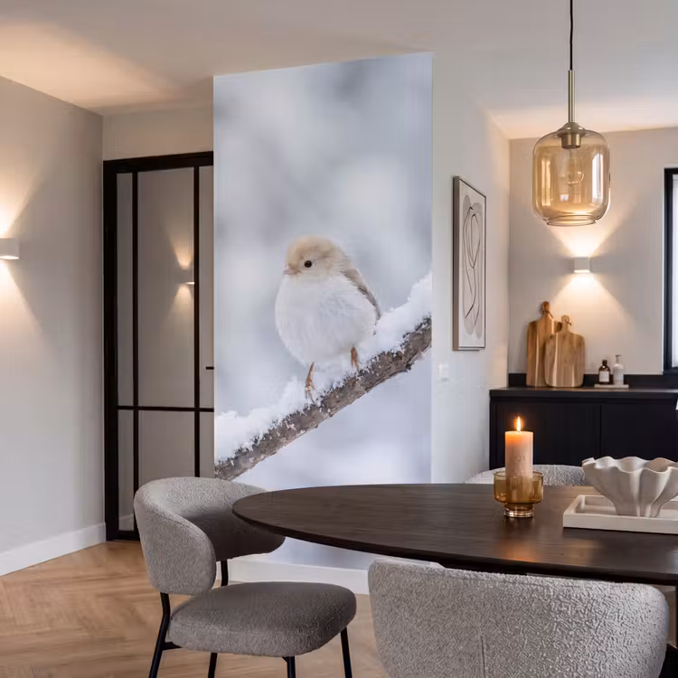 Vogeltje - Sneeuw - Tak - Winter - Zacht Behang Vlies klein -sfeer3