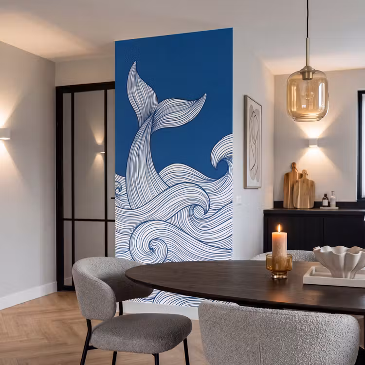 Walvis - Staart - Golven - Lijntekening - Blauw Behang Vlies klein -sfeer3