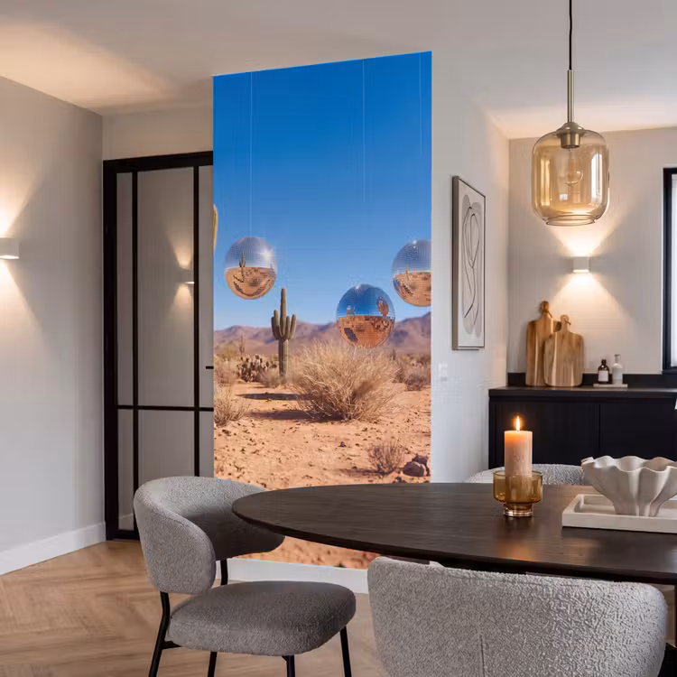 Tapete - Wüste – Spiegelkugel – Kunst - Woestijn - Spiegelbal - Kunst Behang Vlies klein