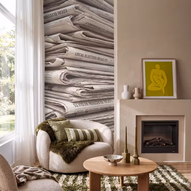 Kranten - Stapel - Nieuws - Vintage - Beige Behang Vlies klein -sfeer2