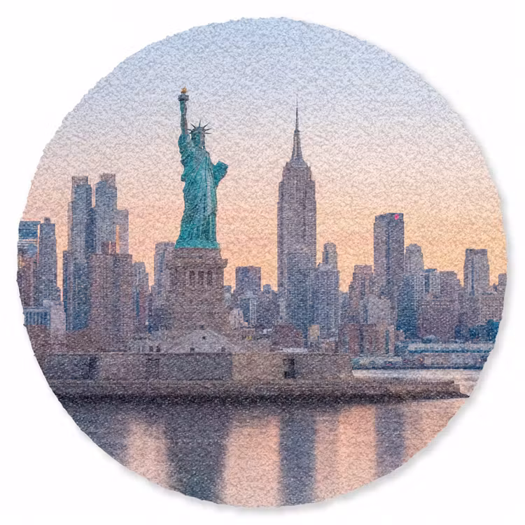 Teppich - Freiheitsstatue – New York – Sonnenaufgang – Stadt – Architektur - Vrijheidsbeeld - New York - Zonsopgang - Stad - Architectuur Vloerkleed Rond klein