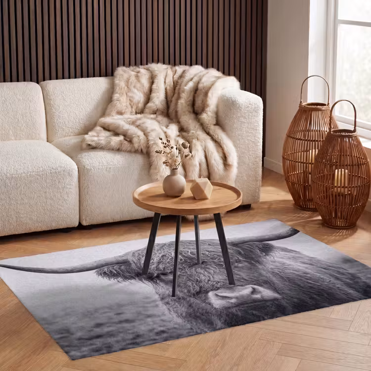 Schotse hooglander - Zwart - Wit - Gras Vloerkleed Rechthoek klein -atmosphere_sfeer2_global