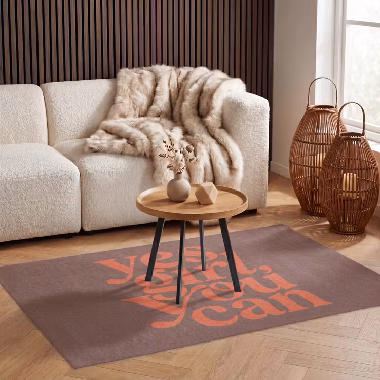 Yes girl you can - Oranje - Bruin Vloerkleed Rechthoek klein -atmosphere_sfeer2_global