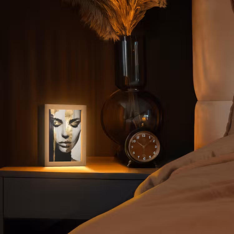 Ogen - Gezicht - Goud - Strepen Light Box met kabel (Tafellamp) klein -sfeer1