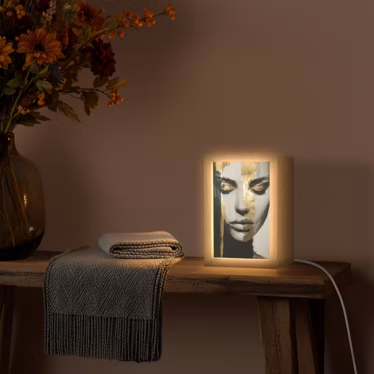 Ogen - Gezicht - Goud - Strepen Light Box met kabel (Tafellamp) klein -sfeer4