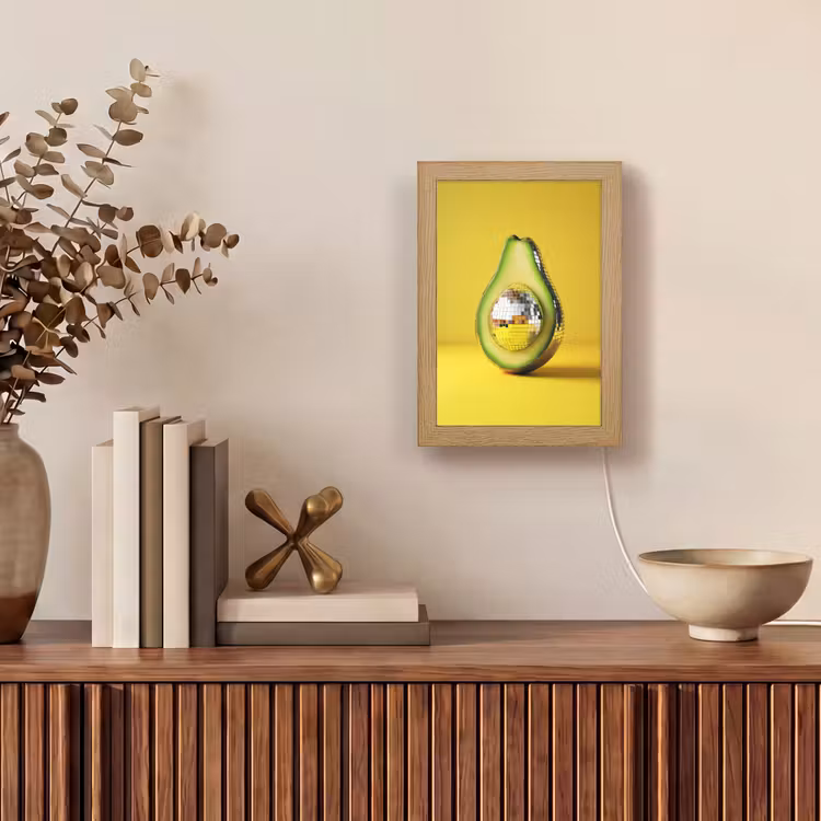Avocado - Discobal - Geel - Glitter Light Box met kabel (Tafellamp) klein -sfeer2