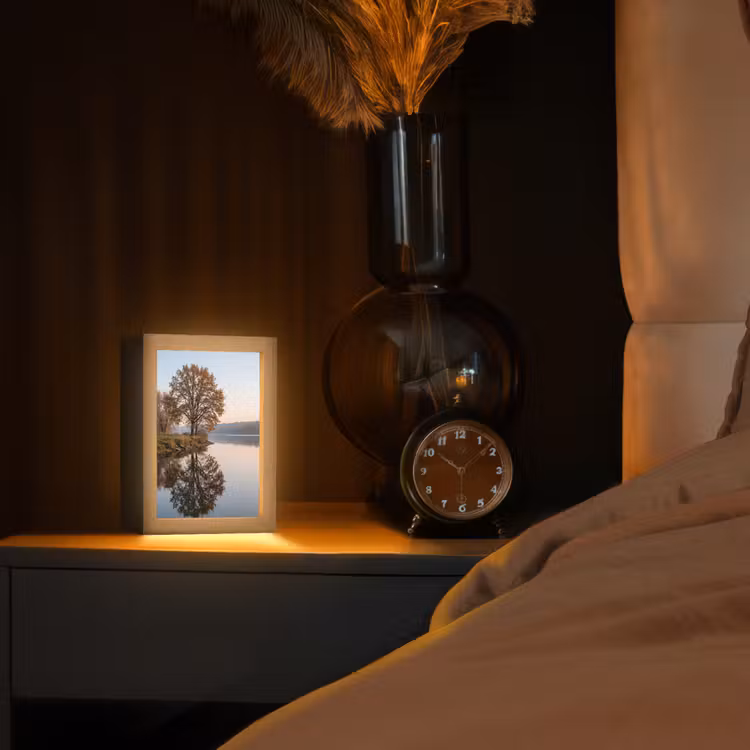 Bomen - Reflectie - Water - Zonsopgang - Serene Light Box met kabel (Tafellamp) klein -sfeer1