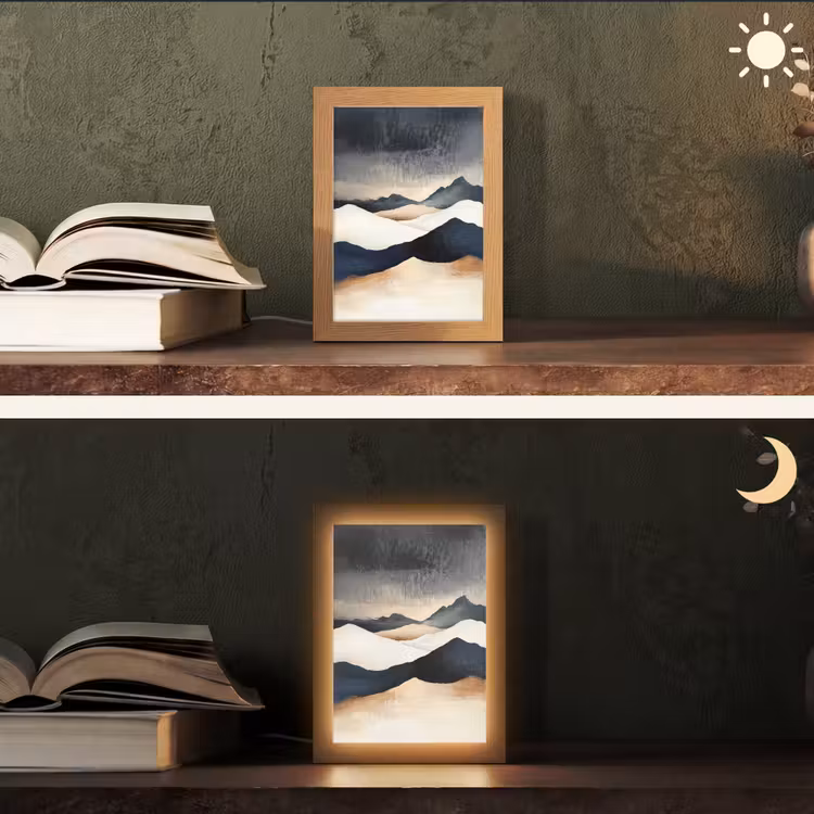 Bergen - Donkerblauw - Landschap Light Box met kabel (Tafellamp) klein -sfeer3