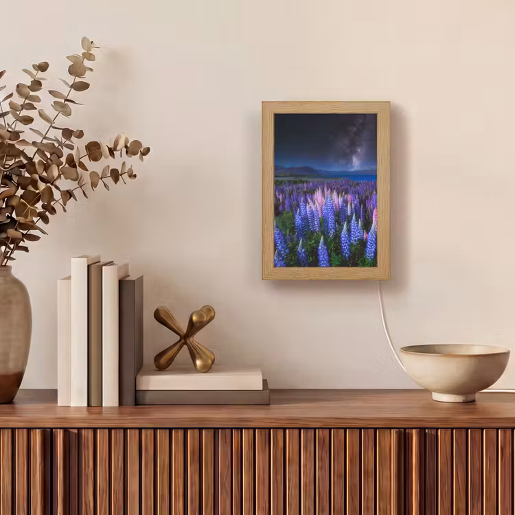 Bloemen - Nacht - Lupine - Sterrenhemel - Paars - Natuur Light Box met kabel (Tafellamp) klein -sfeer2