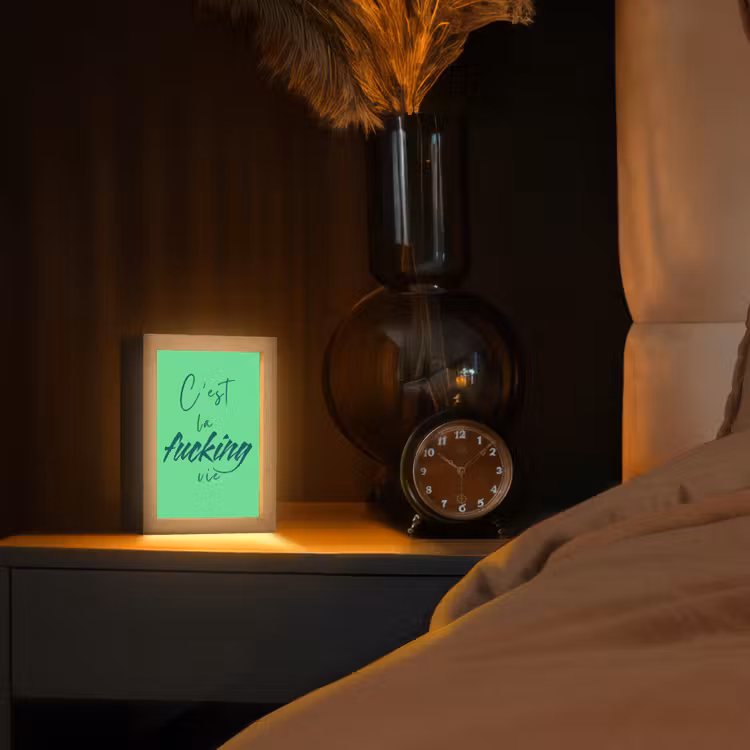 c'est la fucking vie - Groen - Penseelstijl Light Box met kabel (Tafellamp) klein -sfeer1