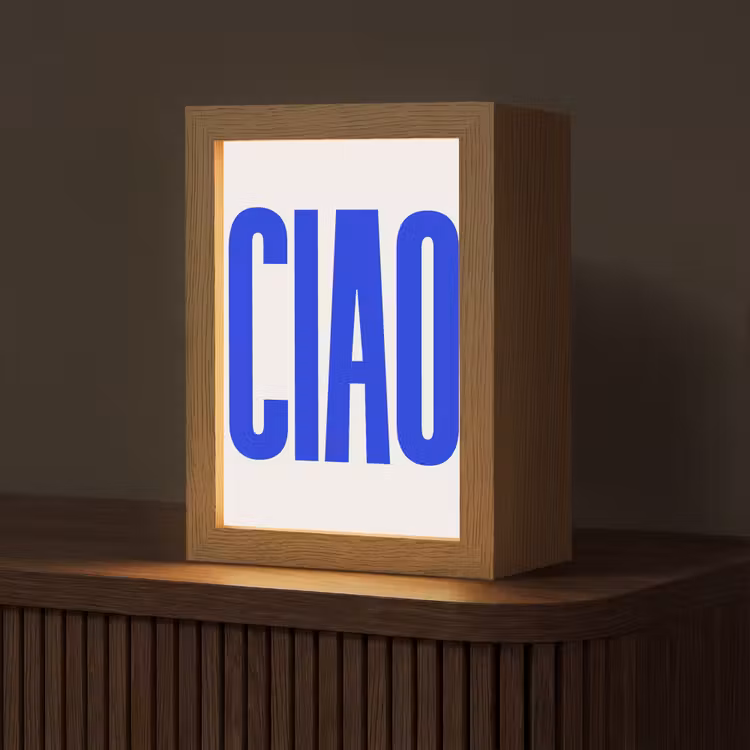 Ciao - Hoofdletters - Blauw - Minimalistisch Light Box met kabel (Tafellamp) klein -z3d_website